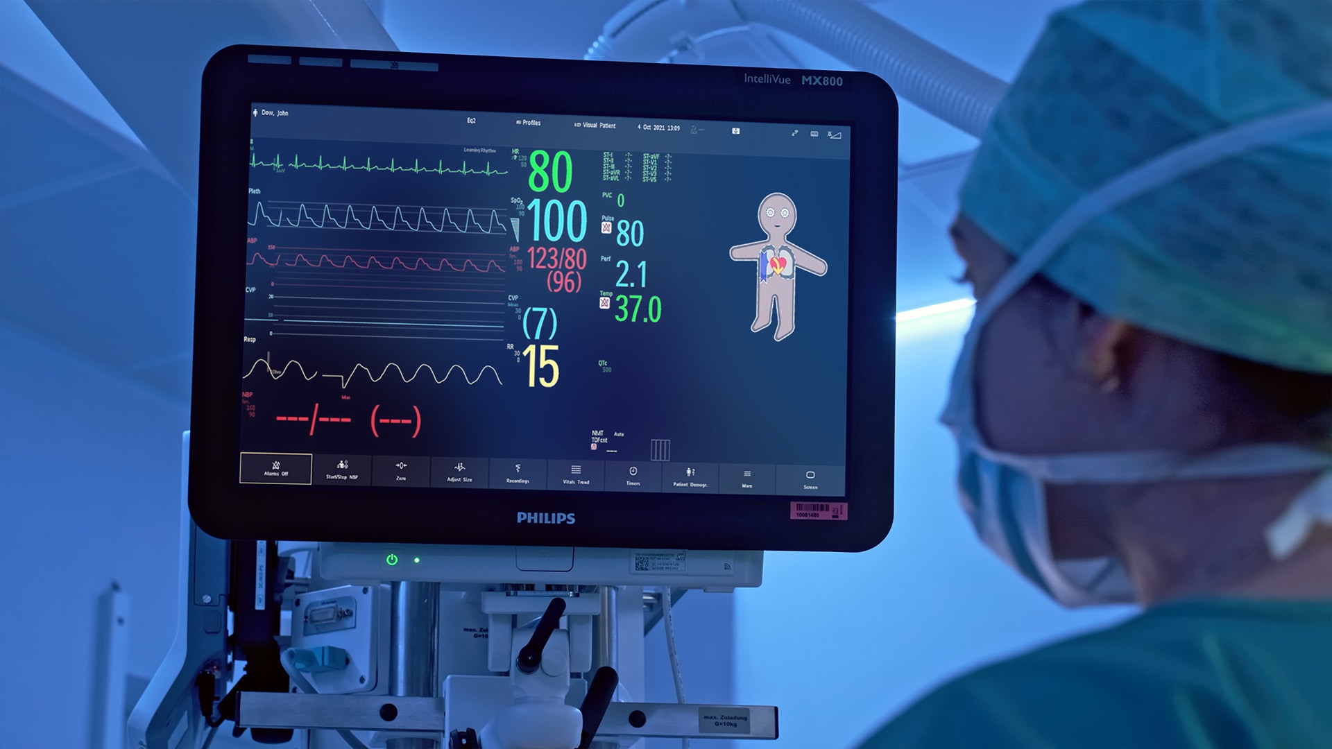 Philips celebra 100 anos no Brasil e apresenta a evolução de suas soluções integradas de monitorização de paciente e IA durante a Hospitalar 2024