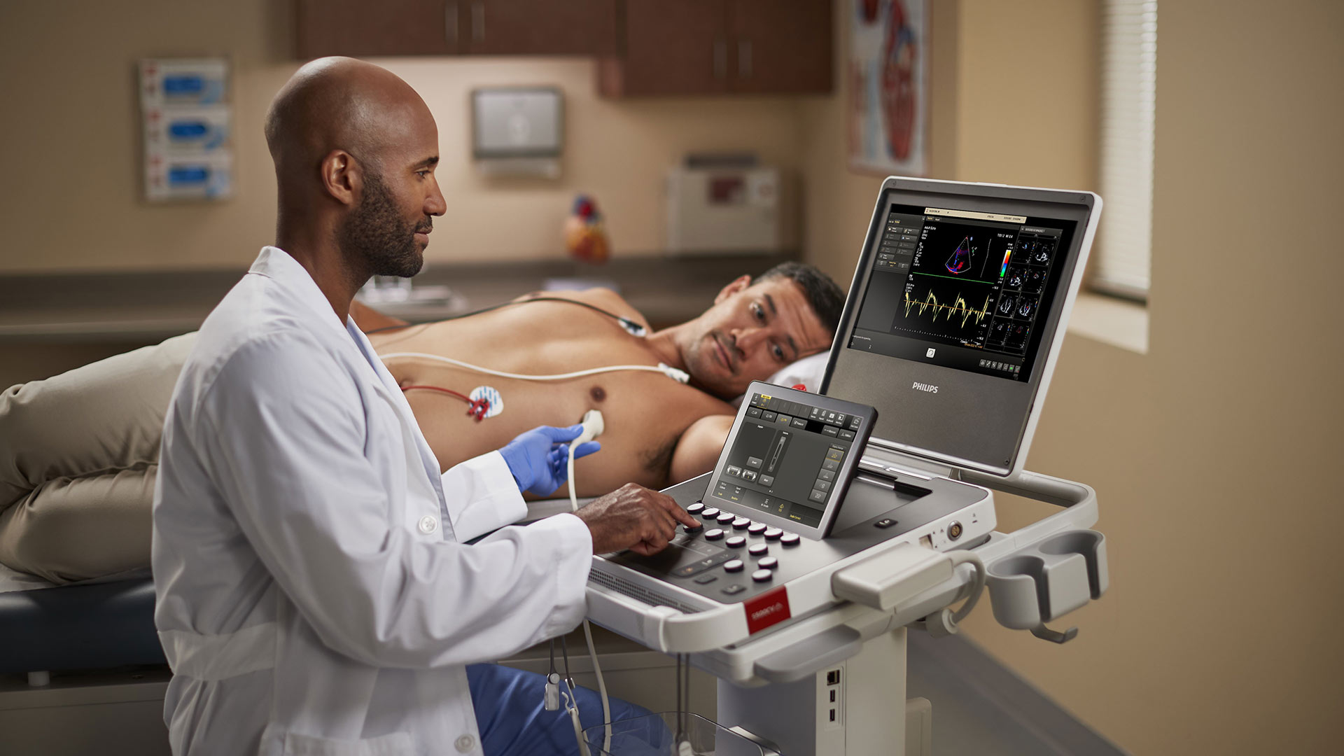 ESC 2023: Philips passa a usar inteligência artificial em ultrassom cardíaco e em tratamentos cardíacos