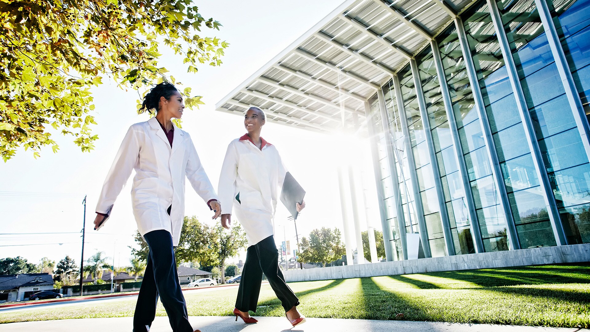 Future Health Index 2023: Tratar a escassez de pessoas e as necessidades dos pacientes com novos modelos de prestação de cuidados